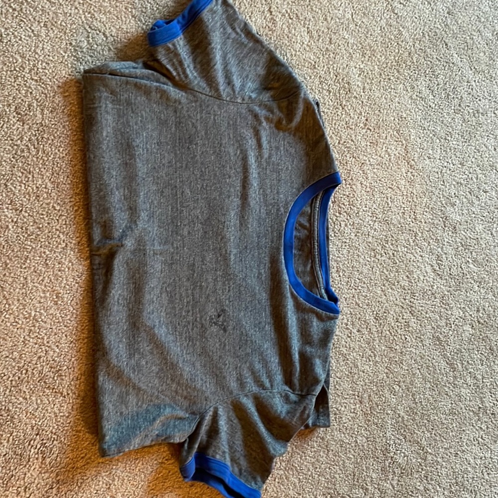 American Eagle short sleeve shirt size men’s small